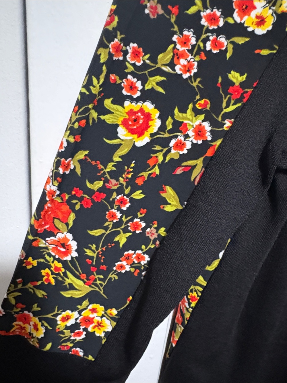 FLORAL PATCH SWEATER - Picture 4 of 4